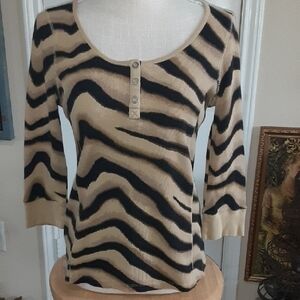 Lauren Ralph Lauren Active Tiger/Zebra Print 3/4 length sleeve Henley Top-size M